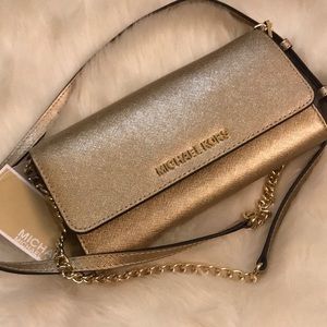 MK “JET SET TRAVEL” WALLET CROSSBODY